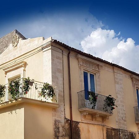 Casa Dei Giurati Bed and Breakfast Palazzolo Acreide Exteriör bild