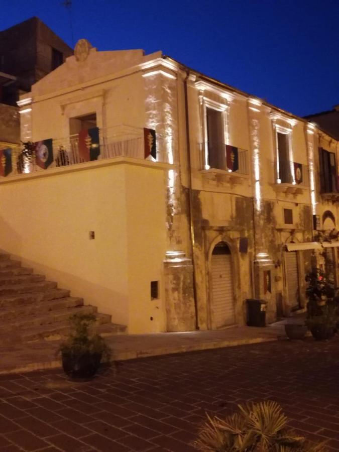 Casa Dei Giurati Bed and Breakfast Palazzolo Acreide Exteriör bild