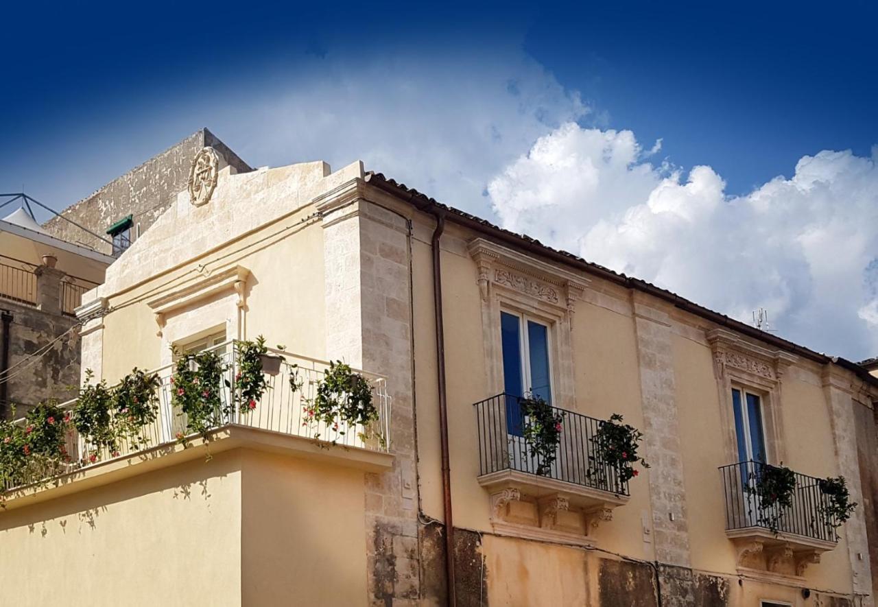 Casa Dei Giurati Bed and Breakfast Palazzolo Acreide Exteriör bild