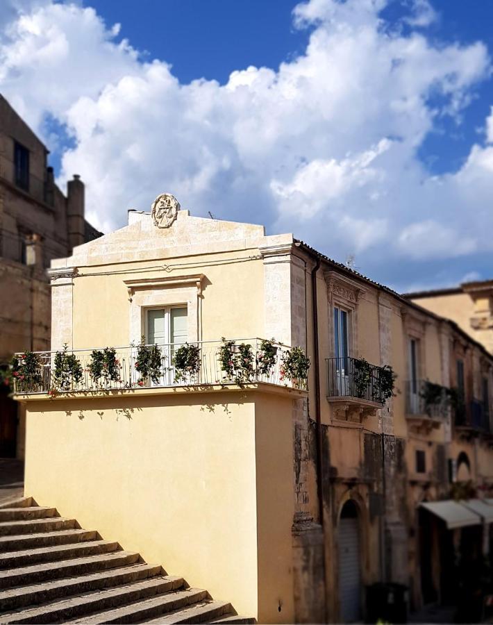 Casa Dei Giurati Bed and Breakfast Palazzolo Acreide Exteriör bild
