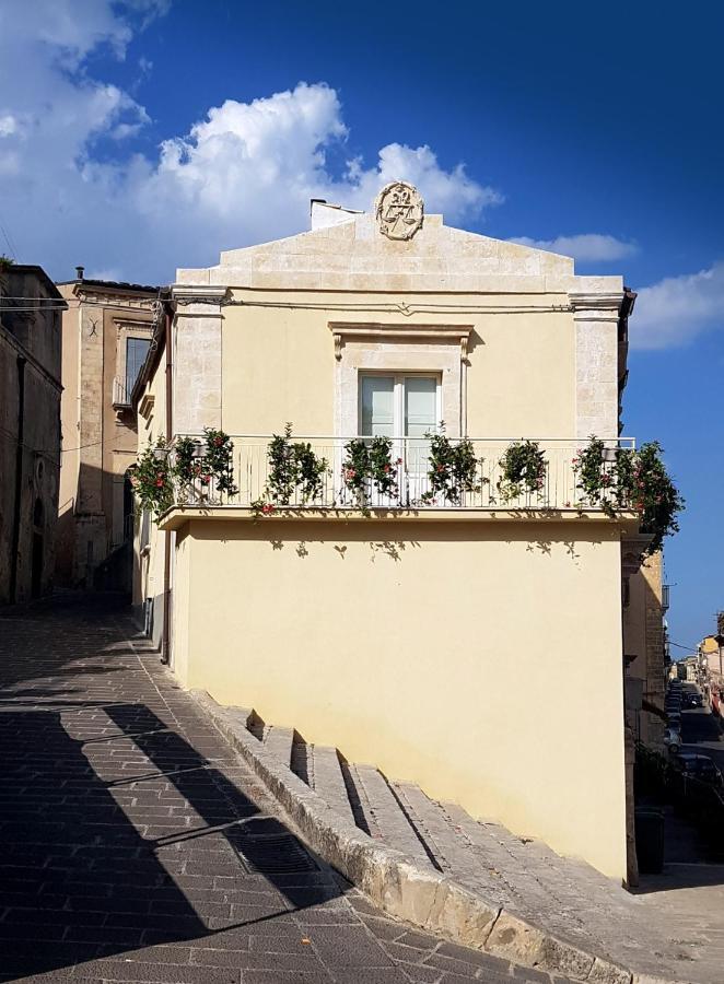 Casa Dei Giurati Bed and Breakfast Palazzolo Acreide Exteriör bild